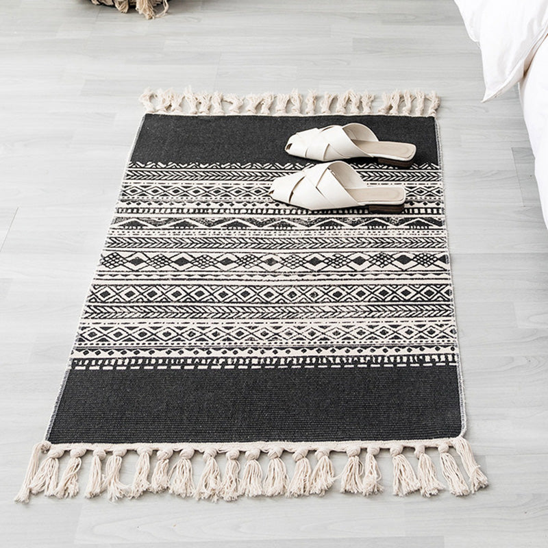 Decorative Western Rug Multi-Color Tribal Patterned Rug Machine Washable Easy Care Carpet with Tassel for Bedroom