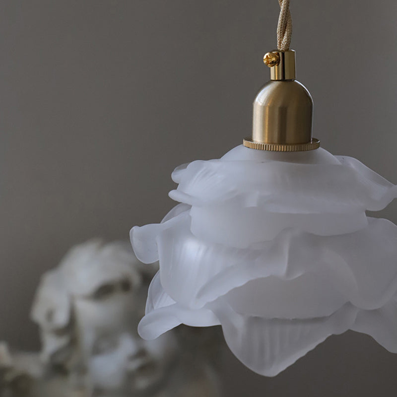 Lampada a sospensione di petalo bianco testurizzato a sospensione del petalo a bulbo singolo Ciondolo di illuminazione da letto