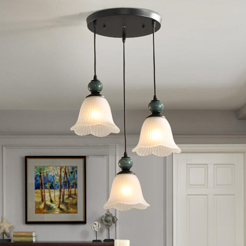 3 bollen multi -light hangende retro -stijl bloemenschaduw geribbeld glazen glas hangende verlichting in zwart