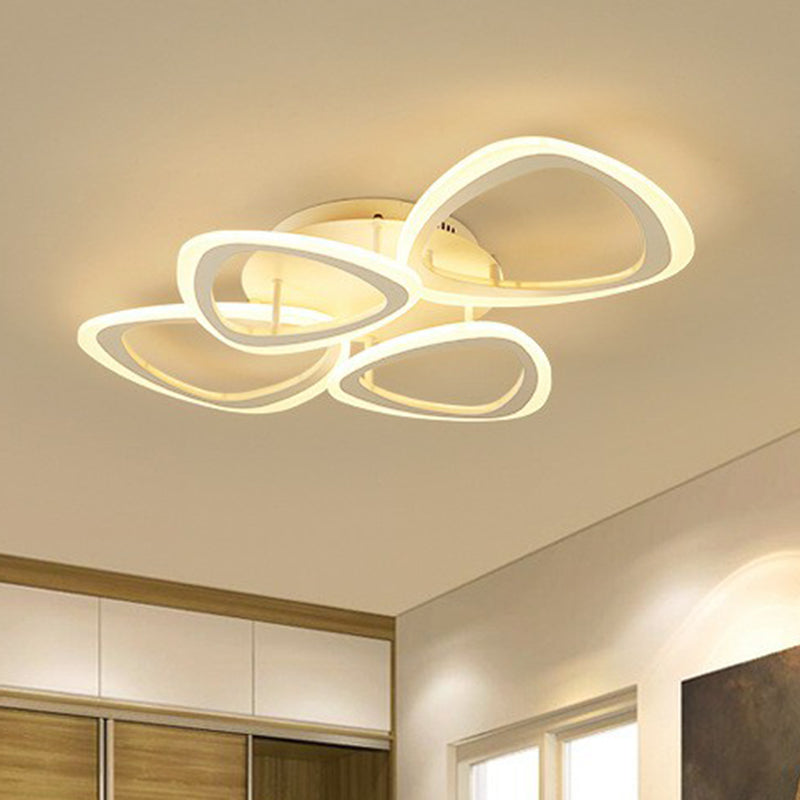 Triángulo Sala de estar Flush Montaje Acrílico Contemporáneo LED Semi Flush Luz de techo en blanco