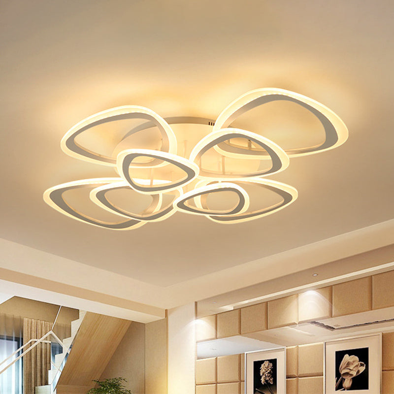 Dreieck Wohnzimmer Flush Mount Leichte Acryl -zeitgenössische LED -Semi -Flush -Deckenleuchte in Weiß