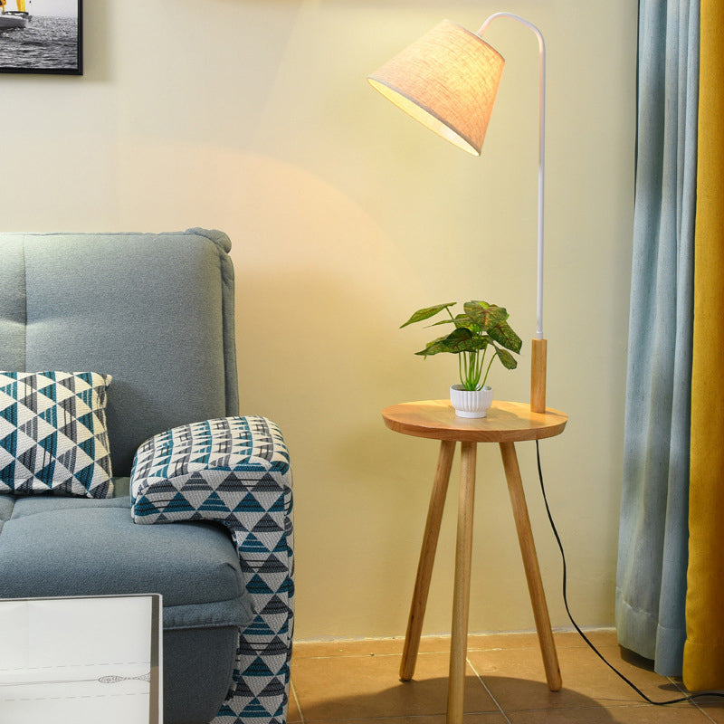 Verjüngter Wohnzimmer Stand Up Lamp Stoff Ein-Bulb Nordic Bodenbeleuchtung mit Holzschale in Weiß