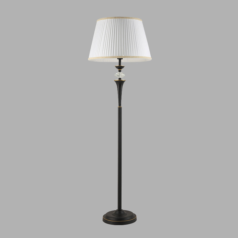 Eimer Faltenstoff Stoff Stand up Lampe traditionelle einzelne Wohnzimmerbodenbeleuchtung in Weiß