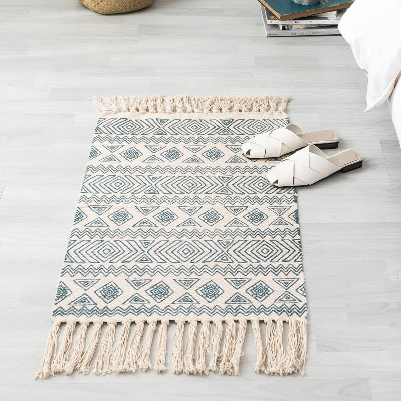 Ethnischer geometrischer Muster Teppich mehrfarbiges Baumwollmischbereich Teppichmaschine Waschbarer handgewebter Teppich mit Quasten für Raum