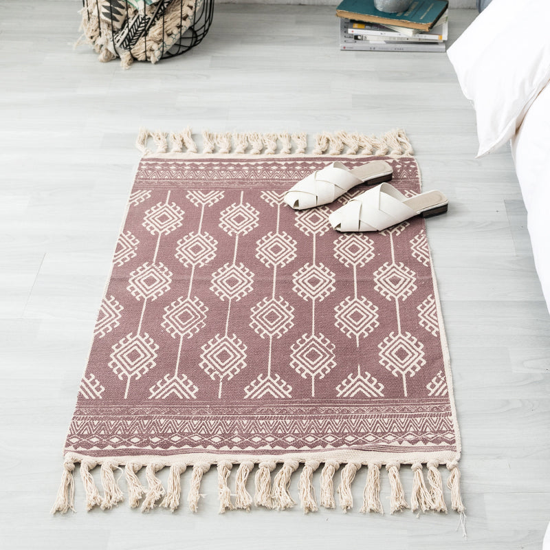 Ethnischer geometrischer Muster Teppich mehrfarbiges Baumwollmischbereich Teppichmaschine Waschbarer handgewebter Teppich mit Quasten für Raum