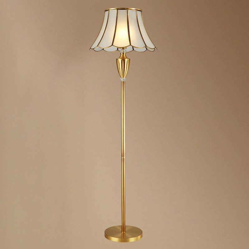 Traditional Flared Stand Up Lamp Single-Bulb Scalloped Glass Floor Lighting in Brass