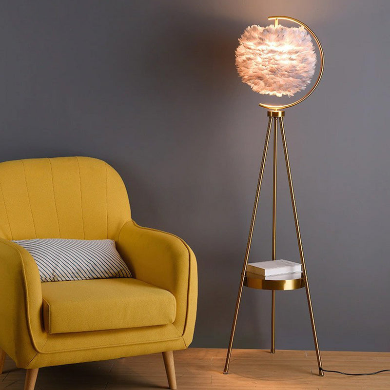 Feather Ball Floor Lighting Noordse 1 kop Stand Up Lamp met koperen statief en dienblad