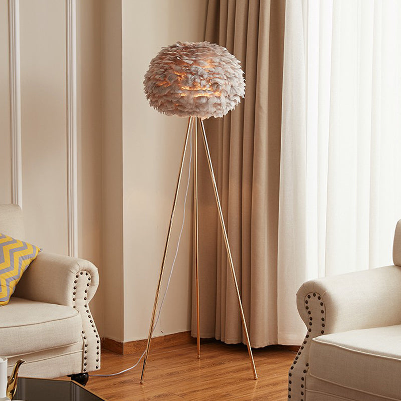 Globe Floor Standing Light Nordic Feather 1-Light Tripod Tripod Floor Lamp voor woonkamer