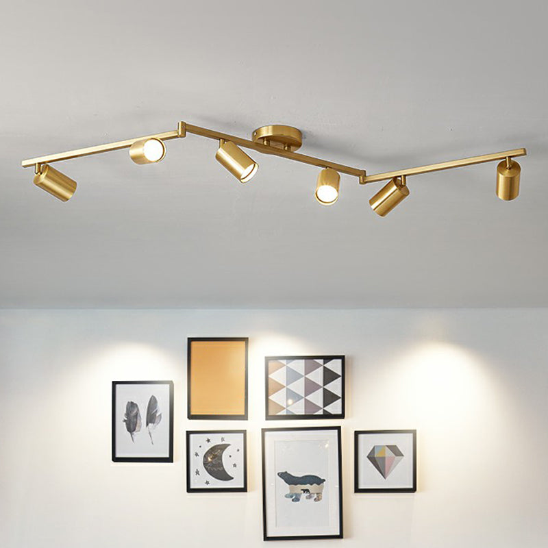 Luz de techo LED de foco minimalista Ligera de oro tubular con sombra de metal