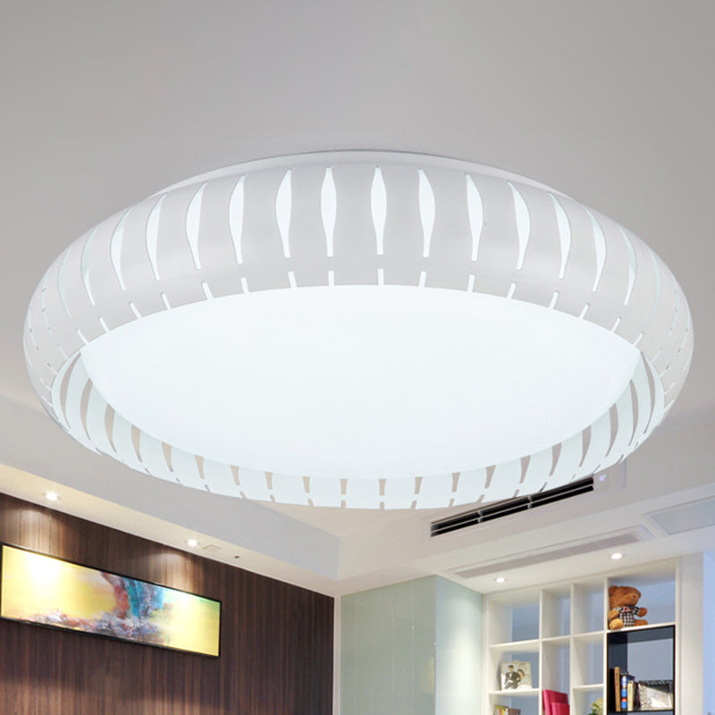 White/Black Circular Flush Mount Ceiling Light with Hollow Shade Simple Metal LED Ceiling Flush Mount for Living Room, 18.5"/22.5" Diameter