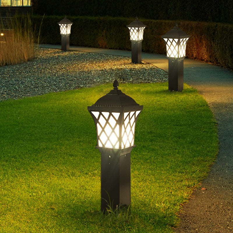 Vintage Pagoda Solar Ground Lighting Metal LED Pathway Light in Black for Courtyard