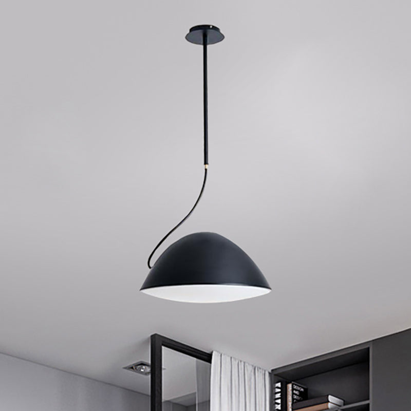 Dôme noir / blanc suspendu pendant métal contemporain 1 lumière de suspension légère pour salle à manger