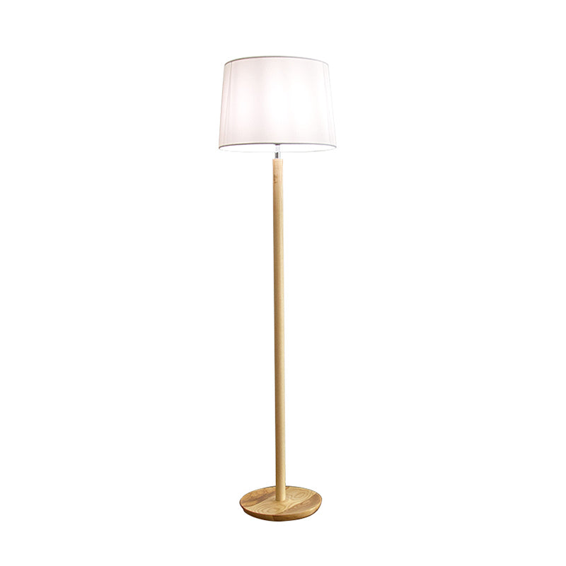 Stoff verjüngte trommelförmige Stehlampe minimalistisch 1 Kopf stehend Licht mit Holzständer