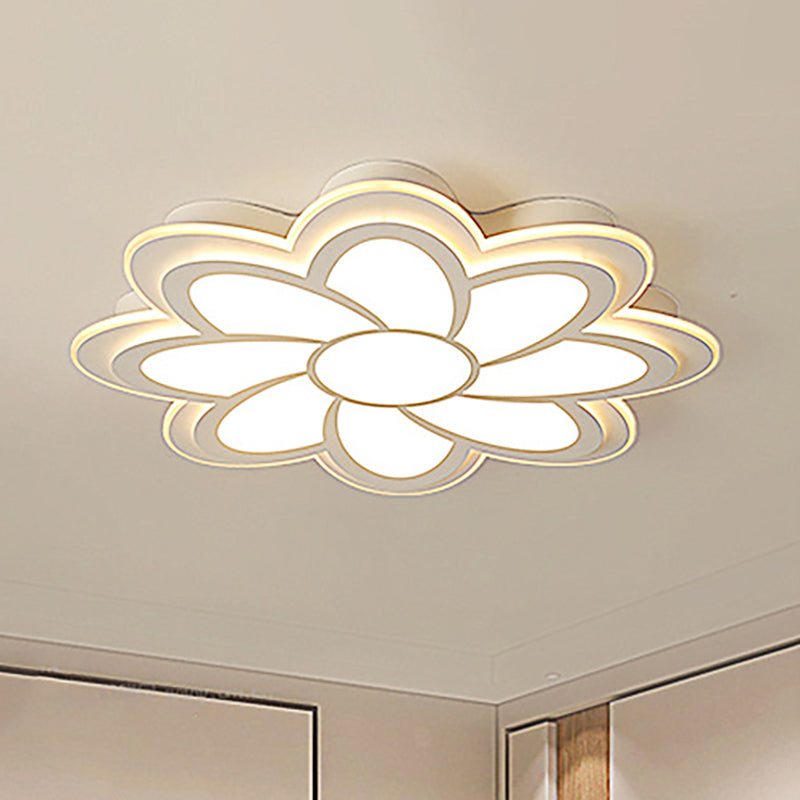 Zeitgenössische Flower-Unterputz-LED-Deckenleuchte aus Metall für Schlafzimmer in Weiß mit Acryldiffusor in Warmweiß, 16,5"/20,5"/24,5" Durchmesser