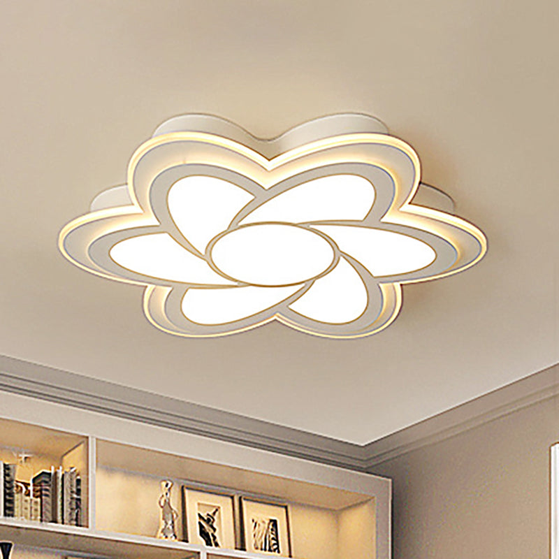 Zeitgenössische Flower-Unterputz-LED-Deckenleuchte aus Metall für Schlafzimmer in Weiß mit Acryldiffusor in Warmweiß, 16,5"/20,5"/24,5" Durchmesser