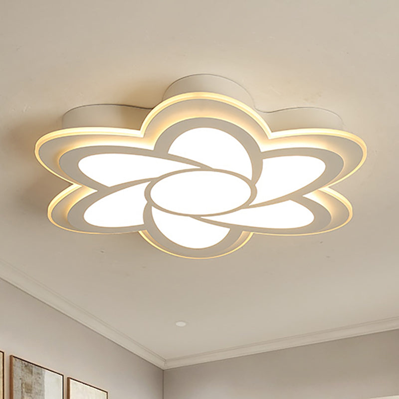 Zeitgenössische Flower-Unterputz-LED-Deckenleuchte aus Metall für Schlafzimmer in Weiß mit Acryldiffusor in Warmweiß, 16,5"/20,5"/24,5" Durchmesser