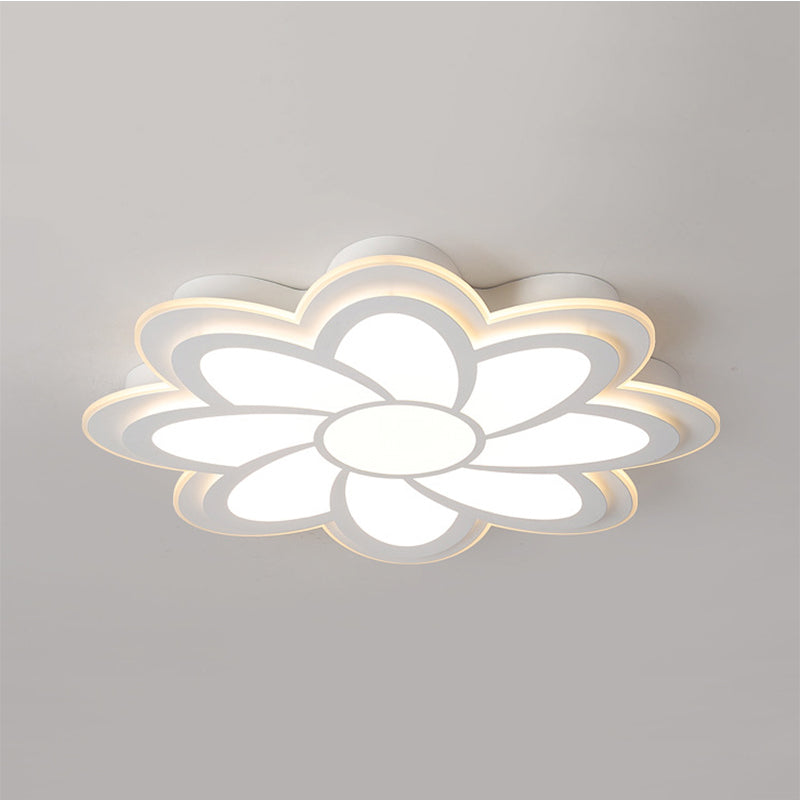 Zeitgenössische Flower-Unterputz-LED-Deckenleuchte aus Metall für Schlafzimmer in Weiß mit Acryldiffusor in Warmweiß, 16,5"/20,5"/24,5" Durchmesser