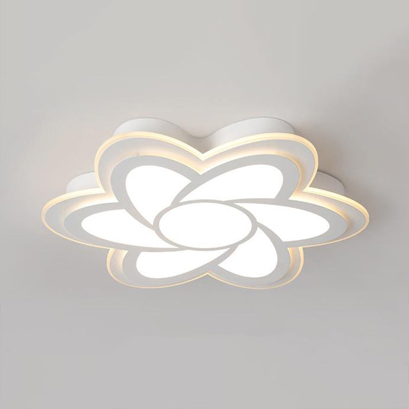 Zeitgenössische Flower-Unterputz-LED-Deckenleuchte aus Metall für Schlafzimmer in Weiß mit Acryldiffusor in Warmweiß, 16,5"/20,5"/24,5" Durchmesser