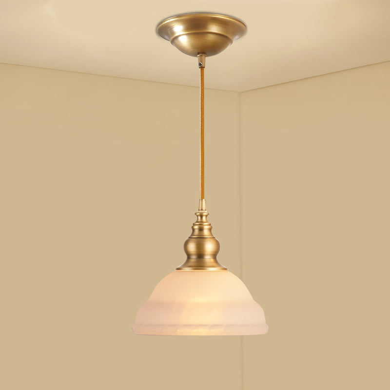 Gold 1-Light Drop Pendant Style Colonial Satin Opal Verre ombragée Lumière pour couloir pour le couloir