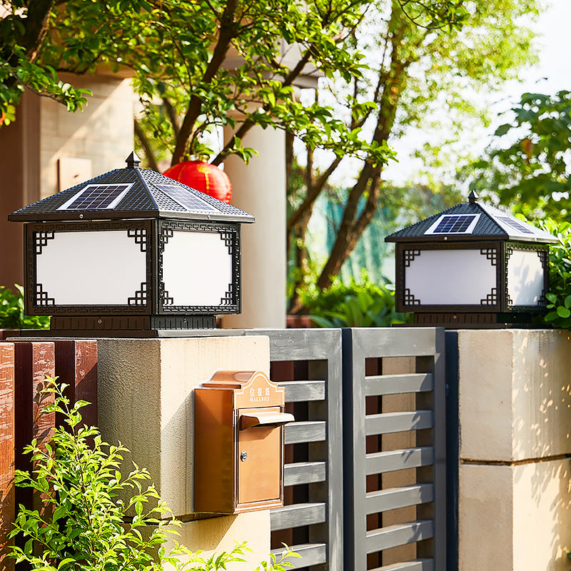 Aluminum House Shaped Post Light Classic Garden Solar LED Landscape Lamp in Black