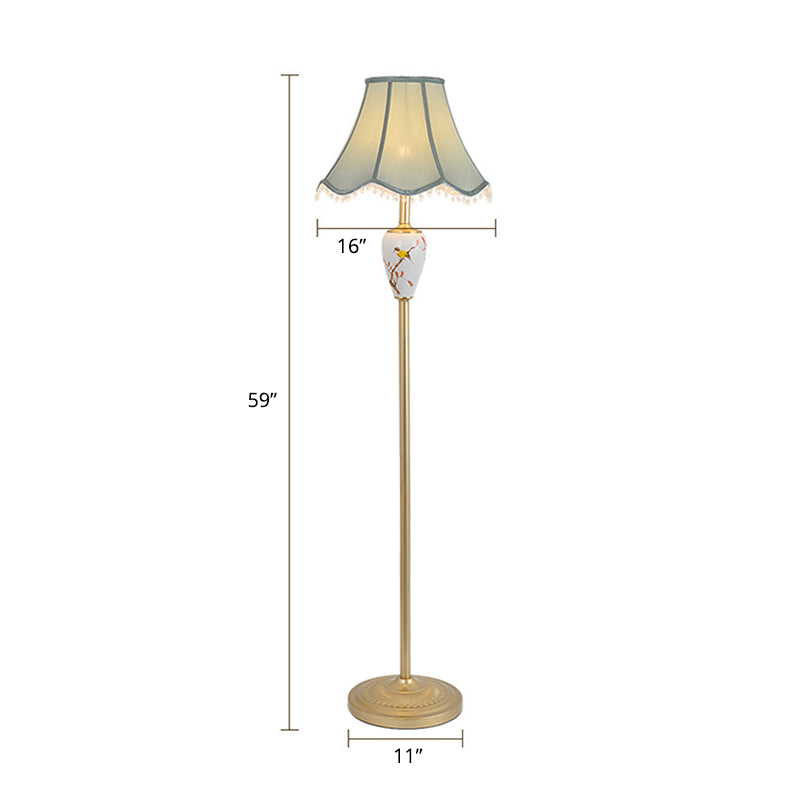 Fabric Flared Floor Light Classic 1-Light Living Room Accent Lamp with Scalloped Trimming in Gold