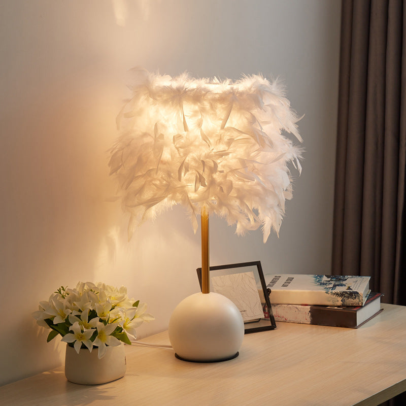 Table table de chevet de cylindre Light Nordic Feather 1-Light Bedroom Table Lampe avec piédestal dôme