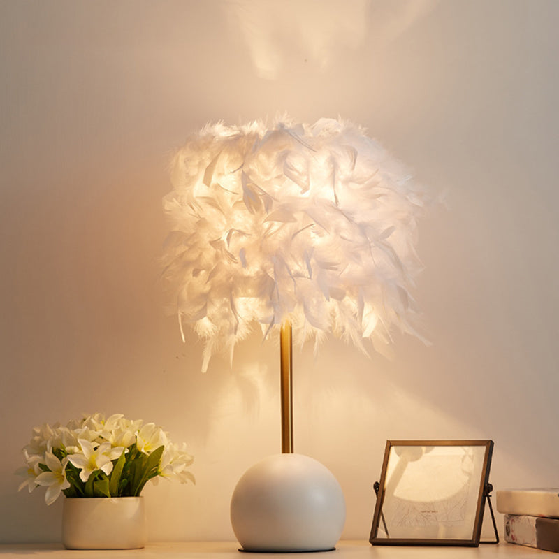 Table table de chevet de cylindre Light Nordic Feather 1-Light Bedroom Table Lampe avec piédestal dôme