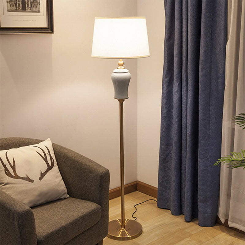 Moderne taps toelopende trommelvloer lichte stof 1 lamp woonkamer opstaan ​​lamp in het wit