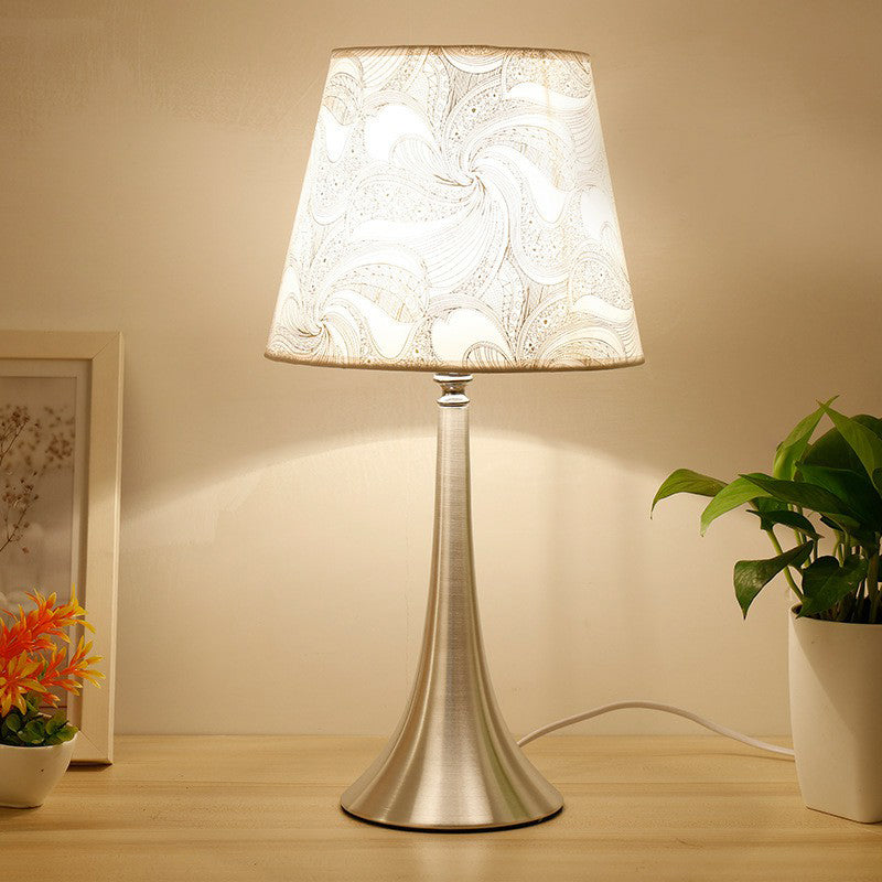 Empire Shade Imprimer Tissu Taby Table Lampe Contemporain 1 Light Light Light Nightand Silver Light