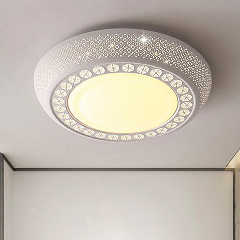 Circular Acrylic Flush Mount Light Modern Led White Flush Ceiling Lamp Fixture in White Light