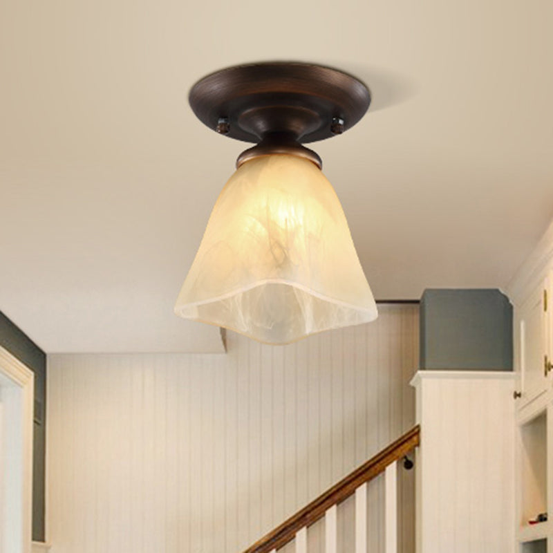 Kleine trap semi -flush mount licht vintage maaltijd 1 kop dicht bij plafondlicht