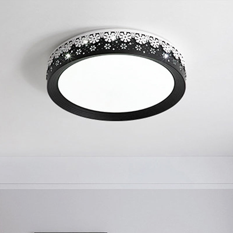 18"/22"/30" Dia Modern LED Flush Mount Light Black Snowflake Patterned Flush Ceiling Light with Acrylic Shade in Warm/White Light