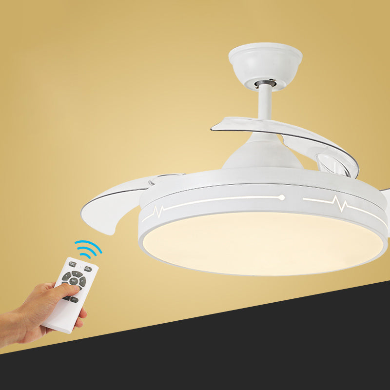 Control remoto Ronda de 3 cuchillas Lámpara de ventilador colgante Nordic Metal Comedor LED Semi Flush Mount Techo Fixtura