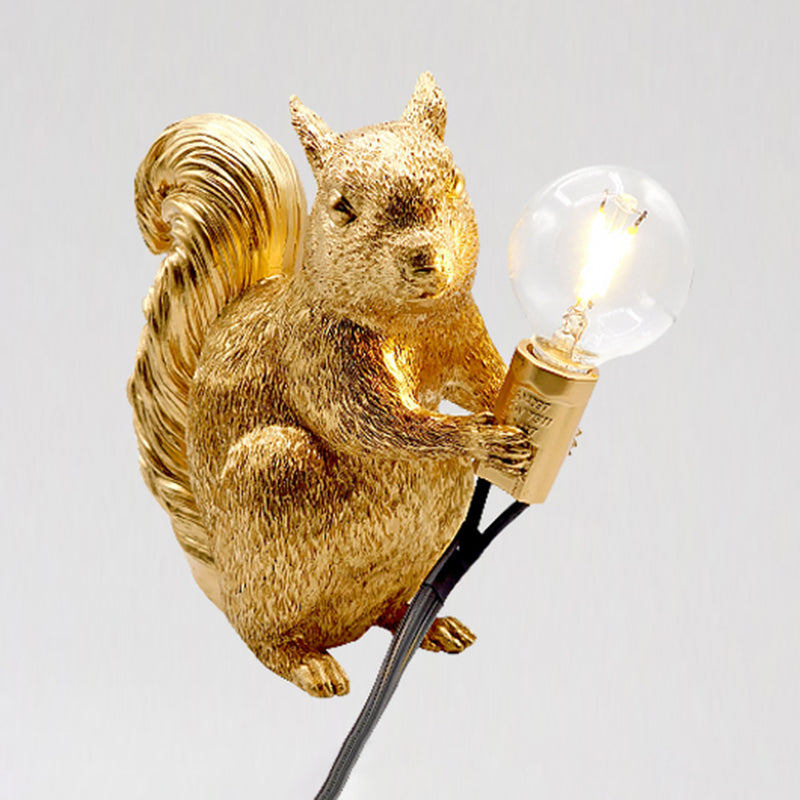 Artistic Squirrel Night Table Light Resin Single-Bulb Childrens Bedside Night Lamp