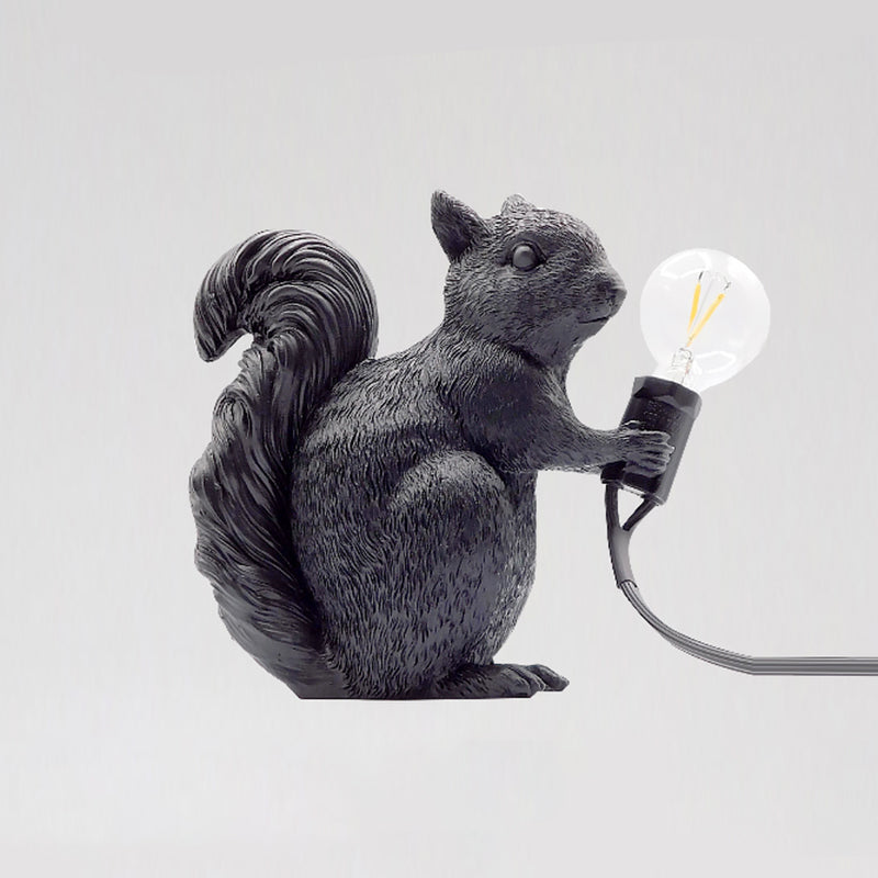 Artistic Squirrel Night Table Light Resin Single-Bulb Childrens Bedside Night Lamp