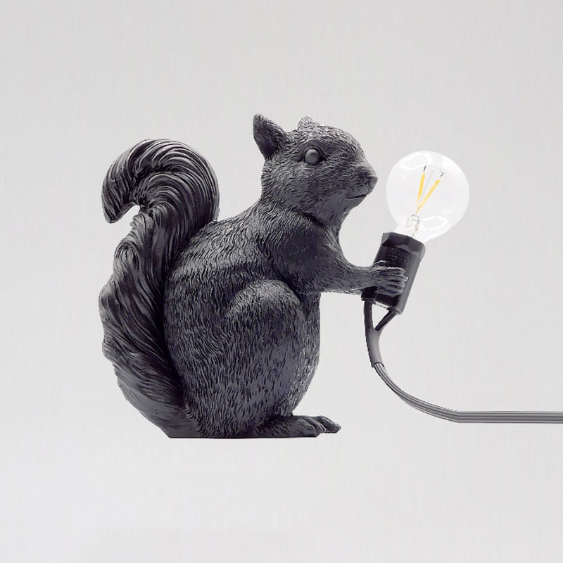 Artistic Squirrel Night Table Light Resin Single-Bulb Childrens Bedside Night Lamp