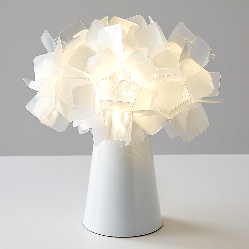 Origami Flower Metal Noche Lámpara LED Decorative Accent Light para sala de estar