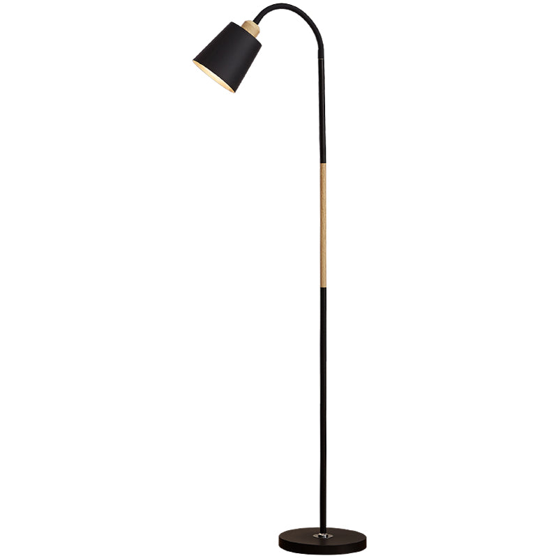 Rotatable Ein-Bulb-sich verjüngter Bodenlicht Nordic Metall Stand Up Lampe für Wohnzimmer