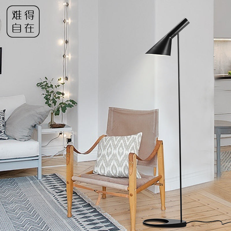 Nordic Funnel Shaped Floor Lamp 1-Bulb Metal Swivelable Standing Light for Living Room