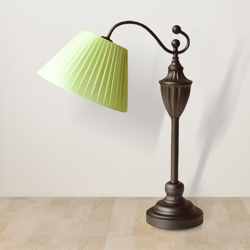 Traditional Barrel Shape Study Light 1 Light Fabric Task Lighting in White/Blue/Green for Bedroom