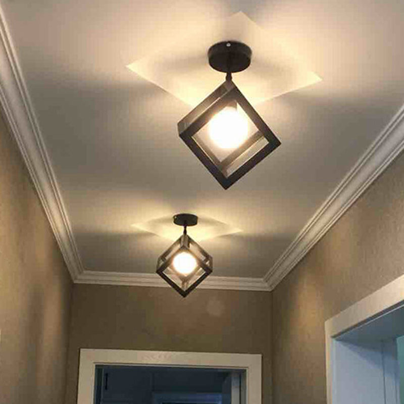 Apparecchio di illuminazione da luce a soffitto in stile industriale retrò con telaio in metallo in ferro battuto in nero