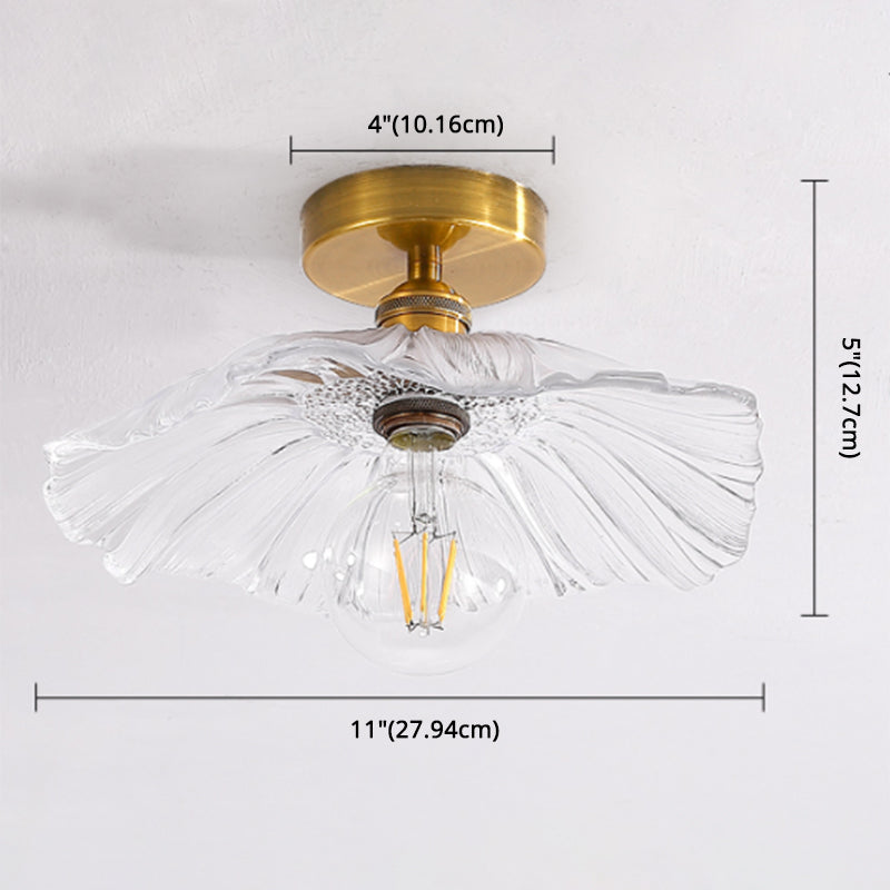 Traditionelle Klarglasdecke Lichtkorridor -Beleuchtungsbehandlung mit Messinglampenhalter