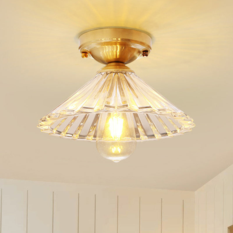 Cone Flush Mount Lampe mit Clear Striped Glass Shade Vintage 1 Light Flush Ceiling Light in Brass