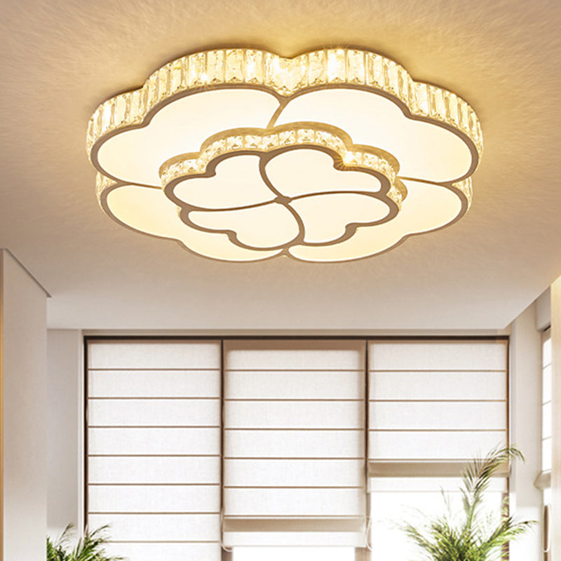 19.5"/23.5‚Äú/31.5‚Äú W LED Flush Ceiling Light Modern Petal Crystal Flush Mount Lighting in White for Bedroom