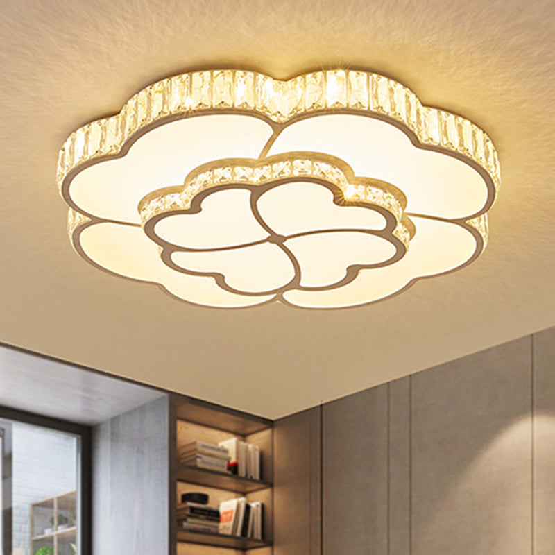 19.5"/23.5‚Äú/31.5‚Äú W LED Flush Ceiling Light Modern Petal Crystal Flush Mount Lighting in White for Bedroom