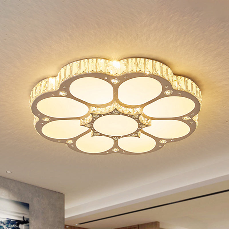 19.5"/23.5‚Äú/31.5‚Äú W LED Flush Ceiling Light Modern Petal Crystal Flush Mount Lighting in White for Bedroom