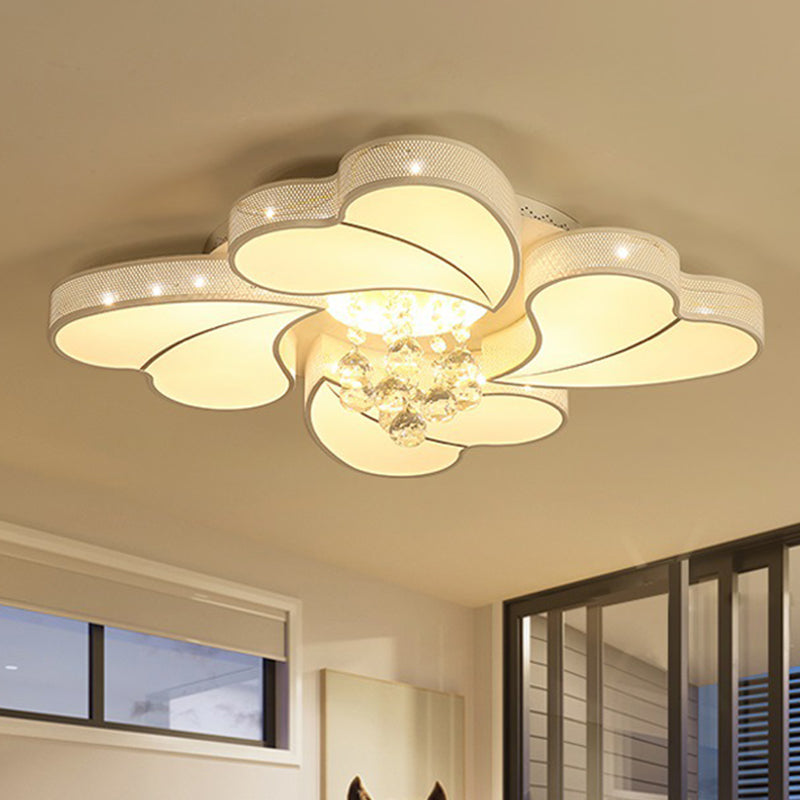 20.5"/24.5"/28.5" W LED Flower-Shaped Flush Light Fixture Simple White Crystal Flush Mount Lighting for Living Room in White/3 Color Light