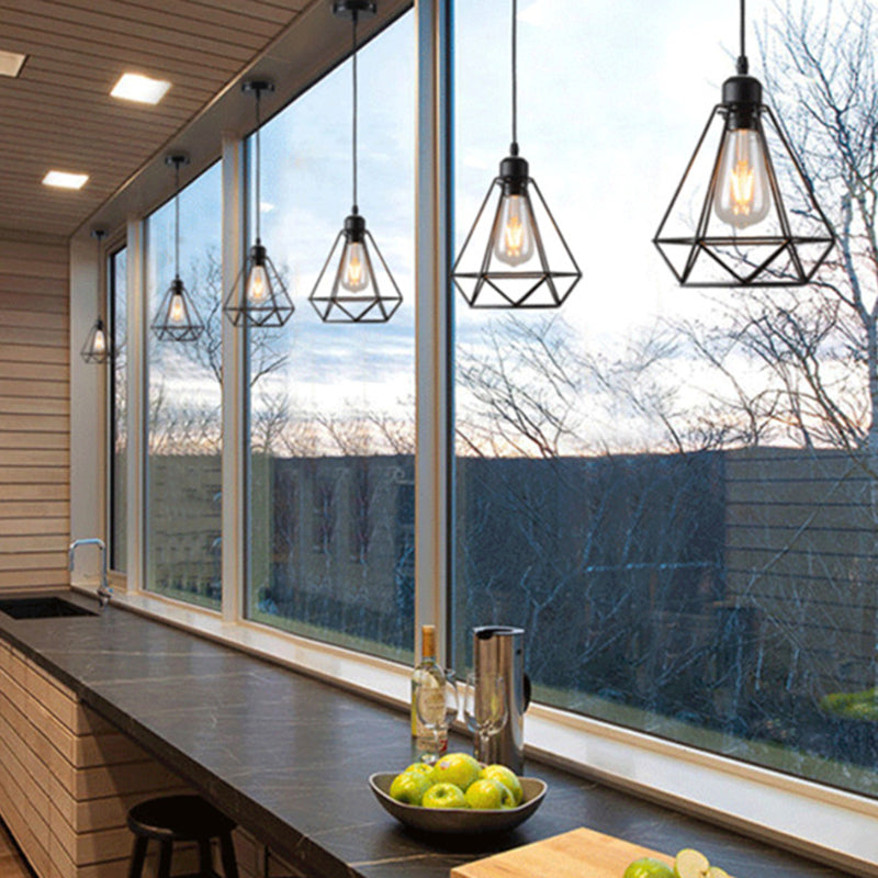 Plafond Light Industrial Dinning Room Pendant Lampe avec une nuance en métal à cage en diamant en noir