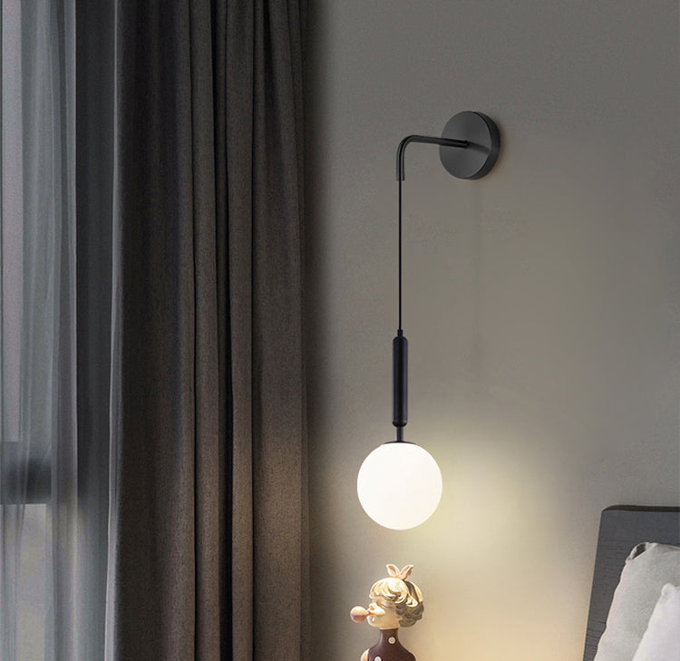 Lámpara de pared de sombra de vidrio de la pelota de pared de metal moderna con alambre colgante