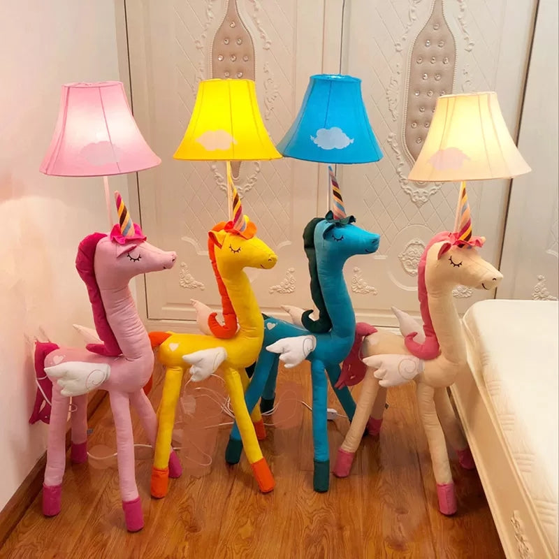 Kinder Schlafzimmer Einhornbodenleuchte mit Glocken Schatten Stoff 1 leichte Cartoon -Stehlampe